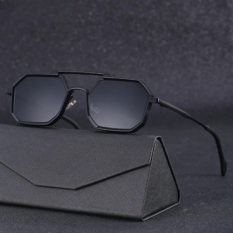 Sunglasses : Zonnebril Goud - MenzGlass - Soluxe in Zwart (7 op voorraad) van Pantino