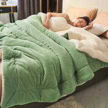 home & garden : SnuggleSoft - Omarm de Warmte Kant - Lichtgroen in Lichtgroen van Pantino
